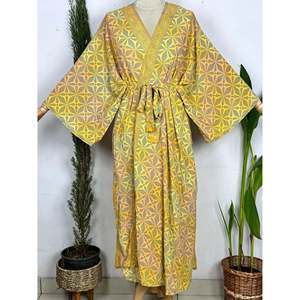 Bata Larga de Seda Estilo Boho Chic, Cardigan de Playa Tropical, Bata de Verano para el Hogar, Ropa de Estar por Casa, Talla XL para Mujer, Cubrebaño de Playa Reciclado - Product Image 1