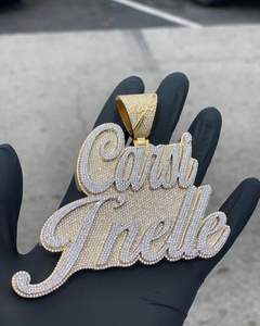 Dijes Personalizados con Letras y Diamantes Redondos de 5CT, Chapados en Oro Blanco de 14K sobre Plata de Ley, Clásicos para Fiestas - Product Image 1