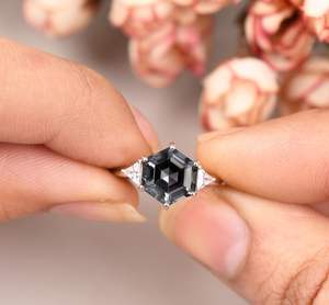Bague de fiançailles en moissanite grise hexagonale, bijoux de mariée en argent sterling, élégante bague en moissanite pour femmes, bijoux fins - Product Image 1