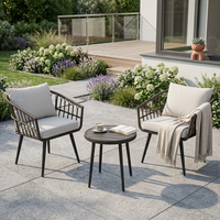 Ensemble de meubles de patio d'extérieur en 3 pièces, ensemble de canapé et chaises en corde tressée avec coussins et table basse ronde
