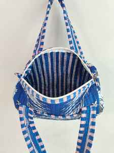 Sac à main mini-duffel pour femme en tissu de coton avec fermeture éclair, style mode féminin, motif floral, taille compacte - Product Image 3