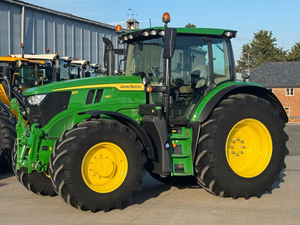 รถแทรกเตอร์ JD 6R 185 ชั่วโมงการใช้งานต่ำ ยี่ห้อ John Deere 6R 185 มือสองขาย - Product Image 3
