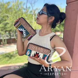 Nouveau Western usiné à la main en cuir selle couverture portefeuille femmes Style aztèque sac à main sculpture à la main en cuir multi-usages portefeuilles cadeau pour elle - Product Image 1