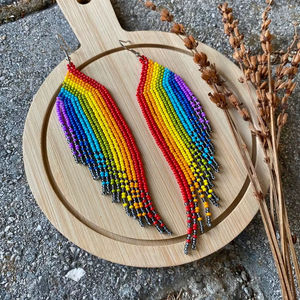 Boucles d'oreilles pendantes classiques en perles faites à la main de luxe, bijoux de mode colorés pour femmes au prix d'usine - Product Image 1