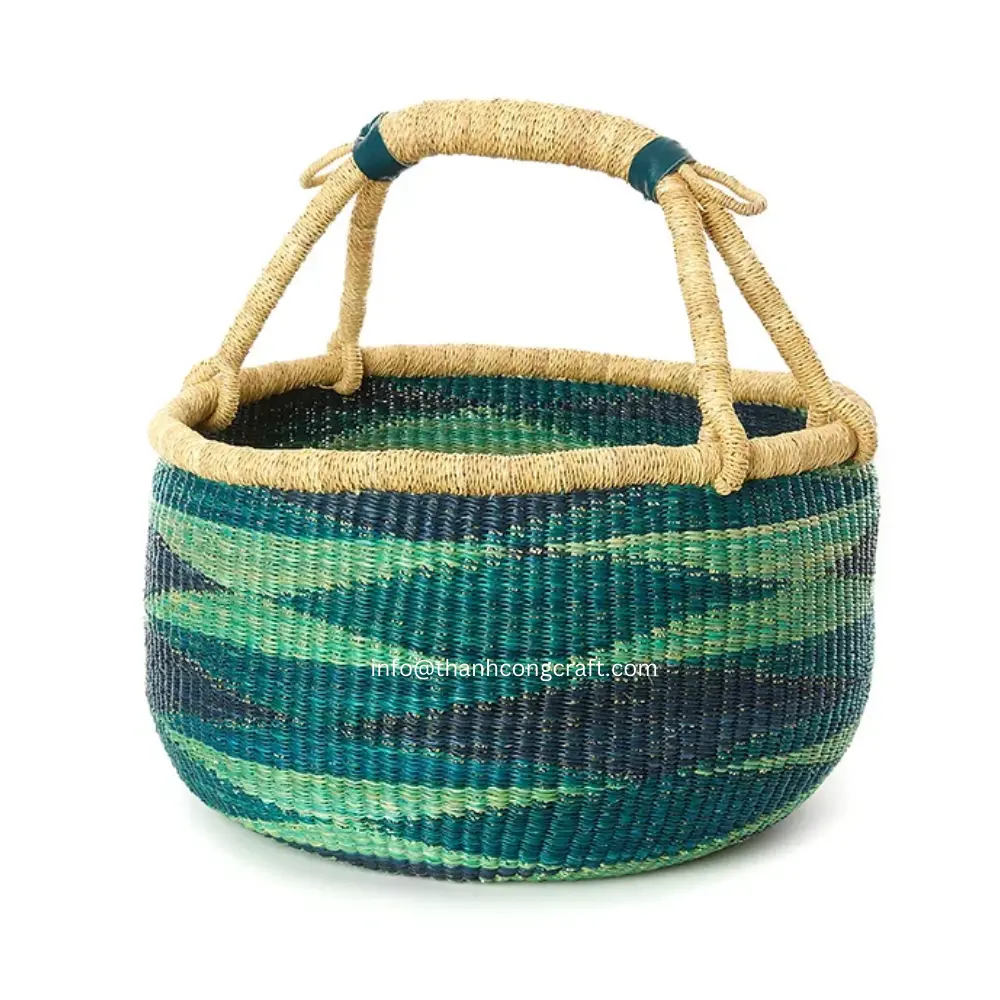 2023 seagrass straw bolga basket colorful storage basket handmade craft Vietnam wholesale products home decoration