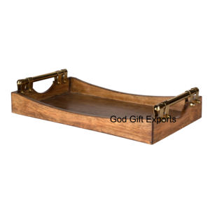 Grand plateau de service rectangulaire en bois de manguier Poignées élégantes en laiton antique Plateau décoratif artisanal pour la décoration intérieure de mariage - Product Image 1