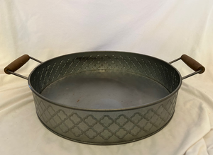 Élégant plateau de service en métal galvanisé noir avec poignées dorées de forme ronde, parfait pour les fournitures de maison et de restaurant - Product Image 2