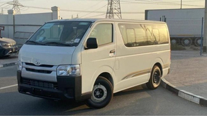 Nuevo Hi Ace 2025, Techo Estándar, Motor Diésel 2.5L, Tracción Trasera, Emisión Euro 6, Transmisión Manual, 15 Asientos, Volante a la Izquierda, Blanco - Product Image 4