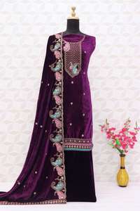 Nueva colección de ropa de fiesta de terciopelo Salwar para mujer con bordado de secuencia disponible a precio de exportación - Product Image 6