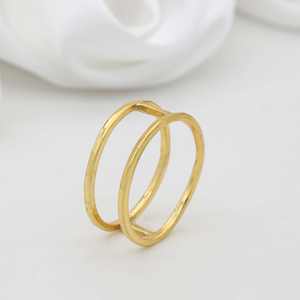 Venta al por mayor de anillos de boda de metal de latón de moda diseño de alambre doble con chapado en oro para reuniones sociales joyería de moda ODM personalizada - Product Image 6