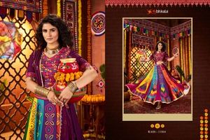 La mayoría de las tendencias Classic Navratri Silk Lehenga Choli Empire Illusion Pearls Colecciones de puntada completa Hasta el suelo Impreso Lustroso - Product Image 5