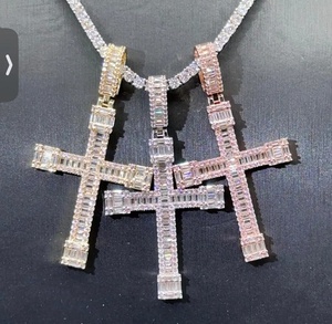 Pendentif Croix Personnalisé en Argent 925 Style Hip Hop, Design Tendance Streetwear Sertie de Diamants Moissanite, Breloques Personnalisées - Product Image 4