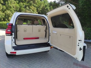 2019 para Toyotaaas Pradooos G X R Coche usado Premium con opciones completas Asientos de cuero Dirección izquierda Fiebre de ventas de temporada - Product Image 5