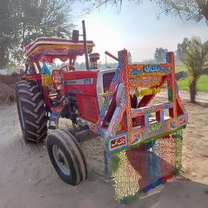 Mejore la productividad agrícola con el tractor Massey Ferguson MF 375 que proporciona 75HP de potencia confiable e ingeniería de precisión - Product Image 3