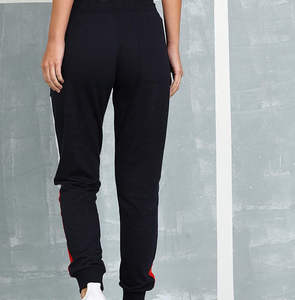 Pantalones Deportivos Gruesos y Sólidos con Franjas Blancas y Rojas, Logotipo Personalizado de Fábrica, Talla y Color a Medida, Pantalones Deportivos para Mujer, Nuevo Diseño, Pantalones Deportivos Ajustados - Product Image 3