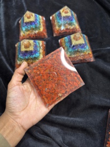 Pirámide de Orgón de 7 Chakras, Generador de Energía de Cristal con Cristales Naturales y Bobina de Cobre para Reiki, Meditación, Sanación, Decoración Feng Shui - Product Image 4