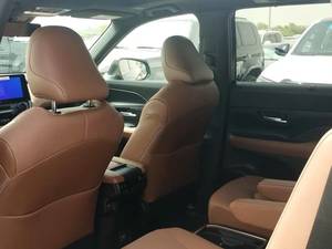 Toyota Highlander Platinum Hybrid SUV Usata 2026, Nera, 5 Posti, Guida a Sinistra, per Uso Urbano e Business, Automatica |   Esportazione - Product Image 3