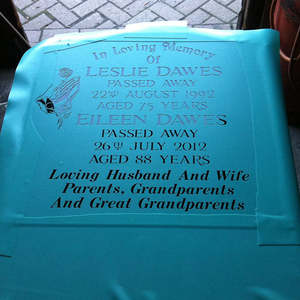 Film pochoir de sablage réutilisable pour la gravure artistique sur verre et granit - Product Image 3