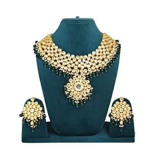 Ensemble de collier et pendentif Meenakari plaqué or 24 carats, orné de perles blanches et de pierres Kundan vertes, pour femmes, bijoux raffinés pour mariage - Product Image 2