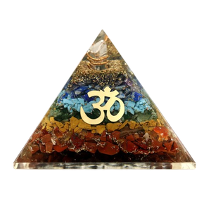 Vente en gros 7 Chakra Orgone Pyramide Spirituelle Orgonite Pyramide avec Ying-Yang Pierre Semi-Précieuse Artisanat à vendre - Product Image 2