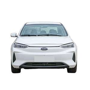 Sedán Híbrido/Eléctrico Compacto, Autonomía NEDC de 601-700 km, Motor de 200-250kW, Carga Rápida, 4 Puertas, 5 Asientos - Product Image 1