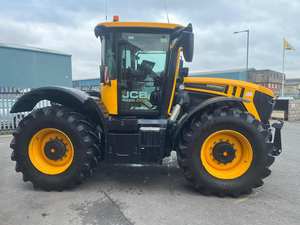 Tracteur agricole haute performance conçu pour une fiabilité énergétique accrue et des solutions agricoles avancées, disponible à la vente - Product Image 3