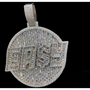 Colgante de Número Unisex de Oro Blanco de 18K con Moissanita Redonda de Corte Brillante Estilo Hip Hop Ice Out - Product Image 3