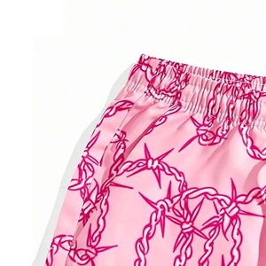 Short de sport pour homme avec logo personnalisé Short cargo noir d'été décontracté à taille élastique Coupe ample Motif solide Tissu doux - Product Image 3