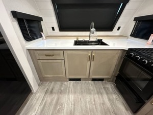 รถพ่วง Jayco E-a-g-l-e H-t 265FKDS ปี 2026 สภาพดี ใช้งานน้อย พร้อมขาย - Product Image 2