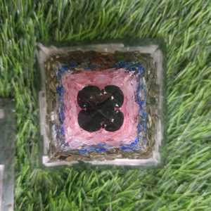 Pyramide d'orgone en cristal de guérison naturelle de la meilleure qualité avec bobine de cuivre pour l'équilibrage des chakras à énergie positive méditer au prix de gros - Product Image 2