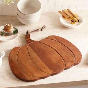 Planche à découper en bois durable fabriquée à la main avec une finition de qualité supérieure et un design réversible pour une utilisation et une présentation quotidiennes dans la cuisine - Product Image 6