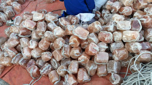 Bloque de Sal del Himalaya de Alta Calidad del Fabricante Directo OEM, Secado en Estilo Cuerda, Alimento para Animales, Perros, Ganado y Caballos - Product Image 4