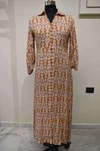 Vestido hasta el suelo de rayón de verano para adultos Breezy Bloom Silueta recta impresa digital con cintura natural - Product Image 2