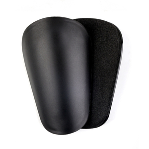 Espinilleras de fútbol con logotipo personalizado más vendidas Premium impermeable con función ajustable para protección - Product Image 2