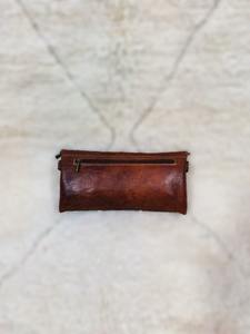 Pochette en cuir marocain faite à la main |   Pochette bohème en cuir véritable avec design orné de paillettes |   Portable et étanche - Product Image 3