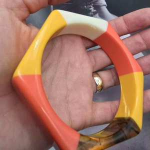 กำไลและสร้อยข้อมือเรซิ่นสำหรับผู้หญิง คอลเลคชั่นใหม่ เครื่องประดับสไตล์นางฟ้าสำหรับงานปาร์ตี้และงานแต่งงาน คุณภาพสูง - Product Image 1