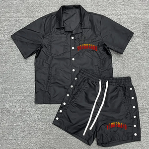 Ensemble de survêtement deux pièces pour homme, coupe-vent décontracté à capuche, respirant, avec logo personnalisé imprimé, en polyester/coton, idéal pour l'hiver - Product Image 1