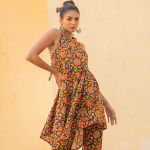 Conjunto de Kurta con cuello Halter y estampado Floral azul de noche con pantalón acampanado Conjunto de Kurta estampado de algodón para mujer Venta al por mayor de prendas textiles - Product Image 4