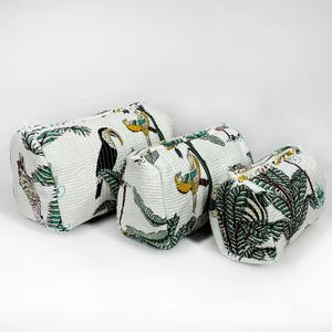 Étui en coton matelassé imprimé jungle tropicale vintage fermeture à glissière-étui de maquillage de voyage durable et écologique résistant à l'eau - Product Image 3