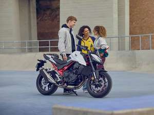 Disponible Ahora: Motocicletas Nuevas CB750 Hornet 2025 en Stock - Product Image 5