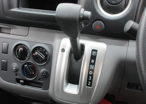 Vente rapide : Nissan NV350 CARAVAN d'occasion (2017-2024) CW8E26 4x4 RHD/LHD disponible en stock - Prêt à être expédié - Product Image 6