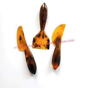 Couteau à fromage en résine Fourchette et épandeur de beurre en bambou Planche à fromage en résine - Product Image 3