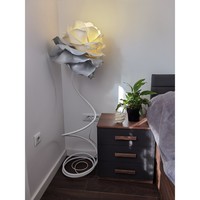 Lampadaire Rose élégant et unique blanc gris argent fleur Accent décor minimaliste lumières accrocheur décor