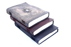 Hilo personalizado Costura Sillín Costura Espiral Diario Cuero Triple Luna Diosa Organizador A3 Planificador Caja de regalo Cuaderno - Product Image 3