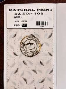 Vente en gros de tissu sergé en coton imprimé naturel Tissu tissé de qualité supérieure pour vêtements de mode pour garçons et filles - Product Image 5