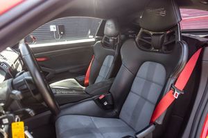 2023 718 CAYMAN GT4 RS RWD COUPE d'occasion en excellent état, avec protections extérieures rouges, boîte de vitesses automatique à 7 rapports, propulsion arrière, puissance 493 ch. - Product Image 3