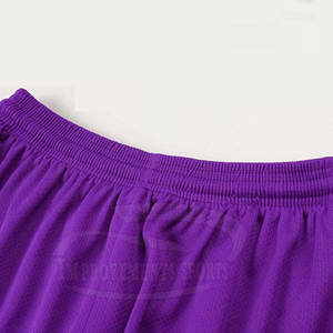 2024 nuevo uniforme de fútbol personalizado de poliéster de secado rápido con logotipo de diseño de sublimación y opción de impresión de nombre de equipo - Product Image 6