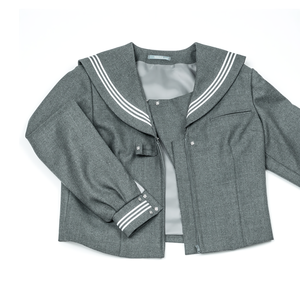 Uniforme Escolar Japonés Moderno de Marinero para Mujer Adulta, Color Gris, con Abertura Frontal, Hecho en Japón - Product Image 1