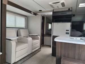 Camper de luxe tout-terrain pour pick-up 4x4 à plateau long, avec boîte extensible, toit relevable et glissière d'expédition, personnalisé, pour véhicules tout-terrain, par les fabricants - Product Image 3