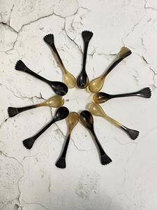 Cuchara de Cuerno de Búfalo Natural, Hecha a Mano y Pulida, Perfecta para Servir Especias, Condimentos o como Decoración de Mesa, Alta Calidad - Product Image 2